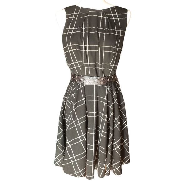 Elle Dresses & Skirts - Elle Black Check Sleeveless Dress